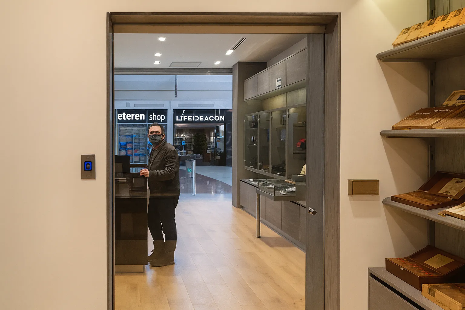 Portada de proyecto de puerta instalada en LIEB.